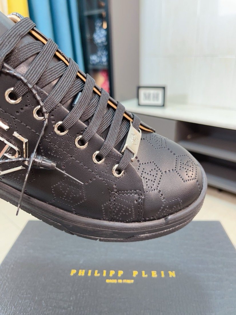 PHILIPP PLEIN Black Textured Low-Top Sneakers — detail